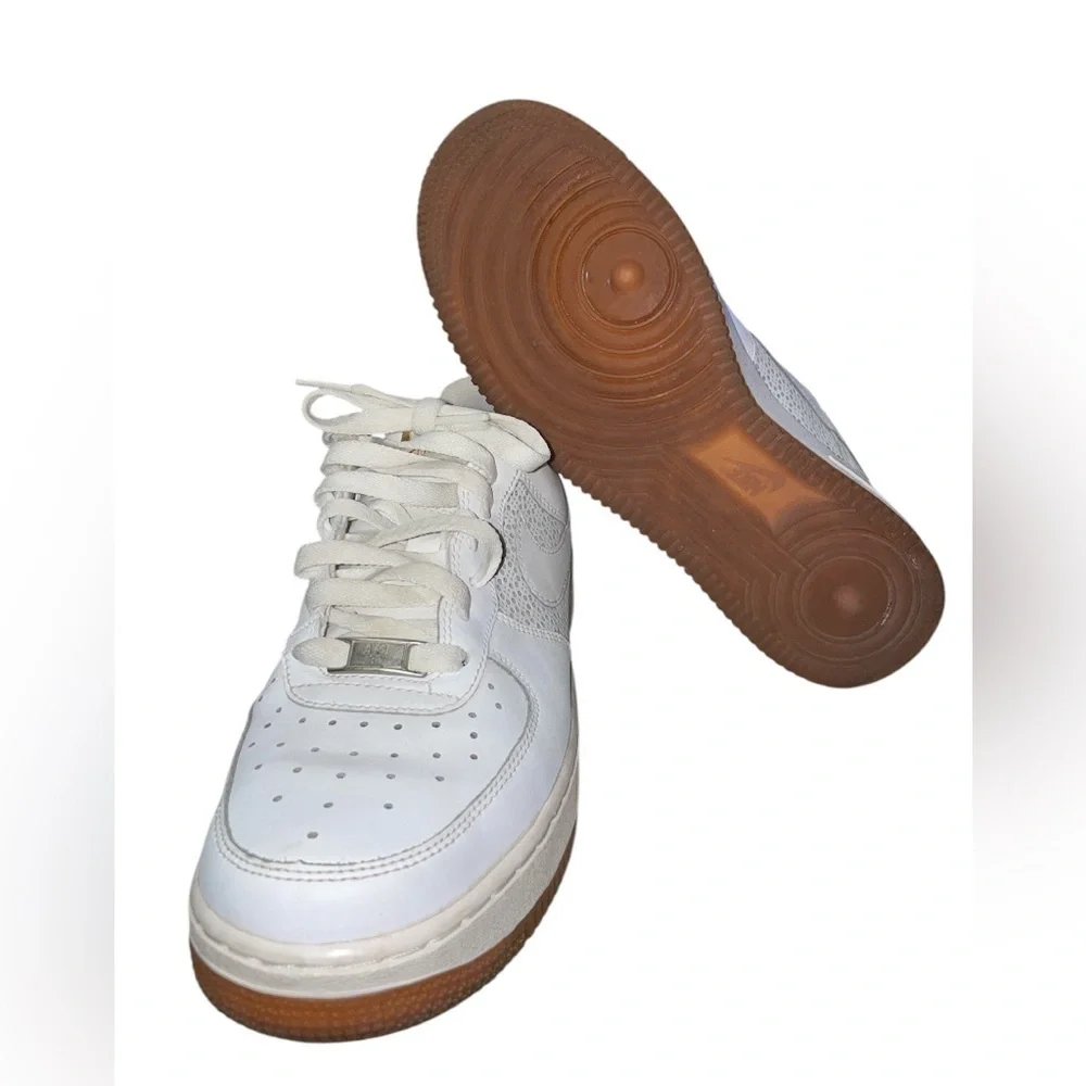 Nike Air Force 1 Low Perforated Sidepanels White Gum